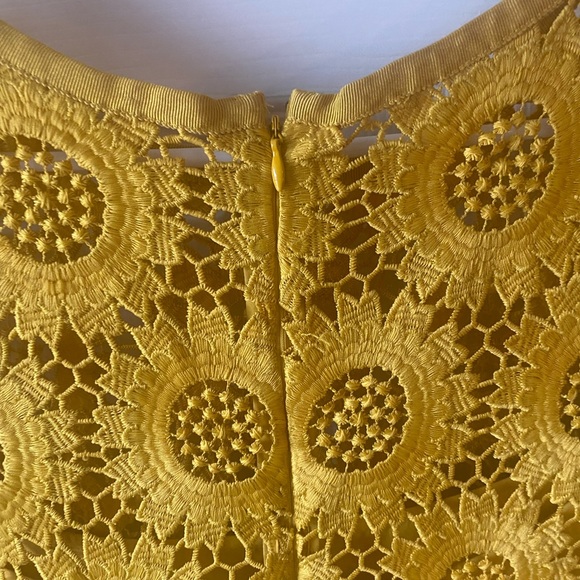 LOFT EMBROIDERED LACE YELLOW SHIFT DRESS - Picture 3 of 4